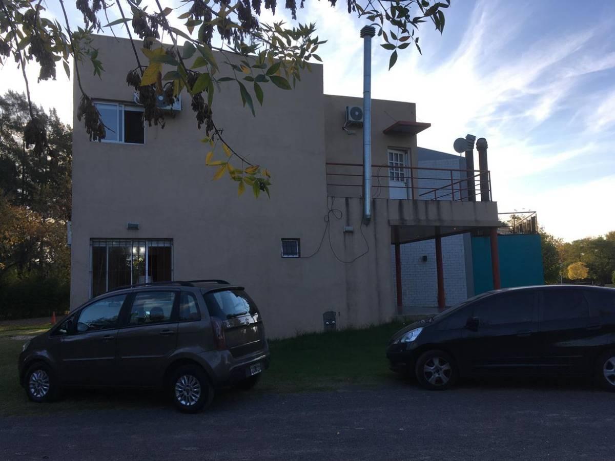 Country La Casona, Cañuelas/ Terreno de 250 m² / Construidos 120 m², U$s 100.000 3