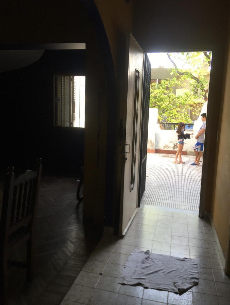 Medina 348, Caba/ Casa 4 Ambientes 220 M²/ Garage/patio/ 2 Baños/ U$s 200.000 4