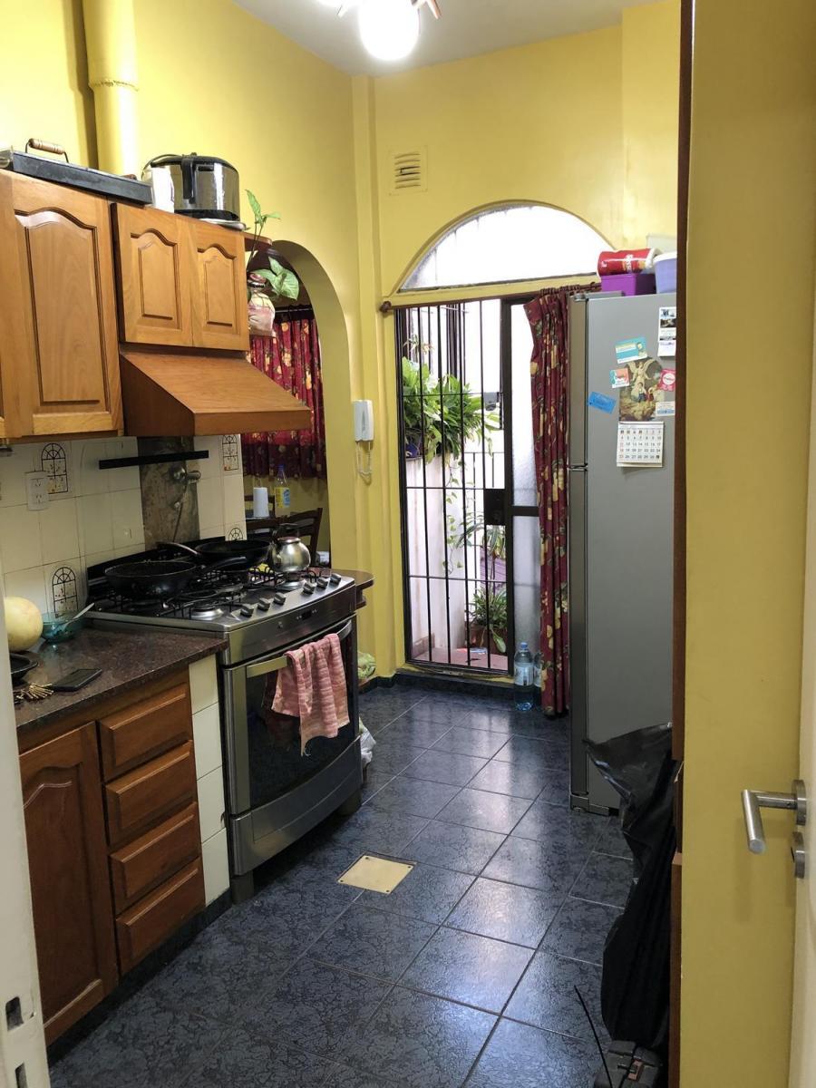 Catamarca 253/ PH 4 Ambientes/ 3 Baños/ Reciclado/ Balcon/ 130 m² / U$s 200.000 5