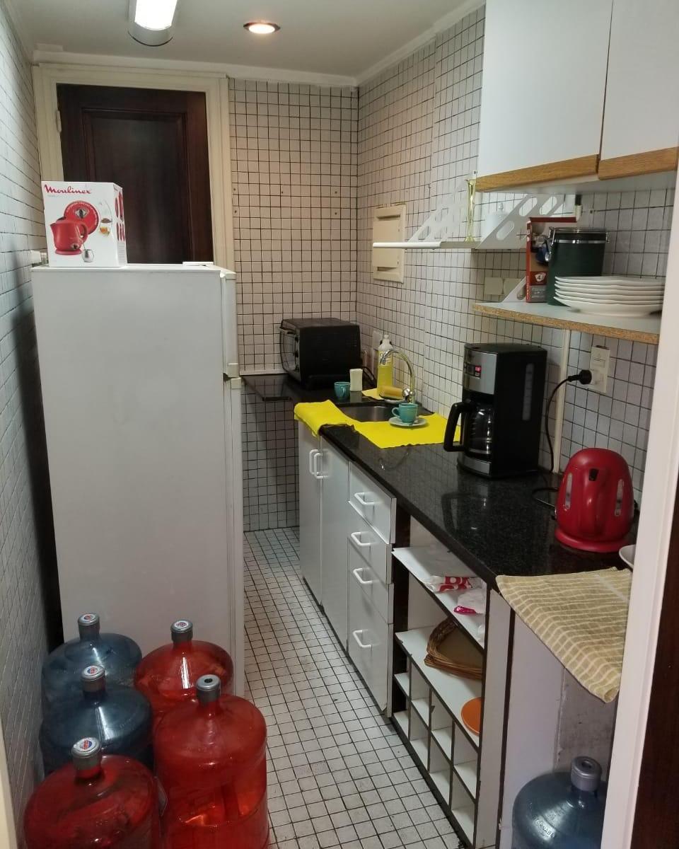 Av Pres. Roque Sáenz Peña 720 /6 Ambientes/ 3 Baños/ Cocina/ 110 M²/ U$s 290.000 2