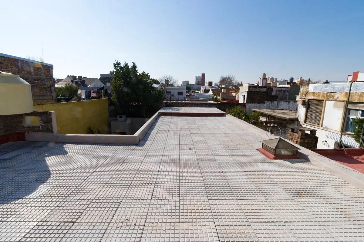 Caseros 2729/ PH 3 Ambientes Pb/ Patio Parrilla/terraza/ 2 Baños/ 146 m² 4