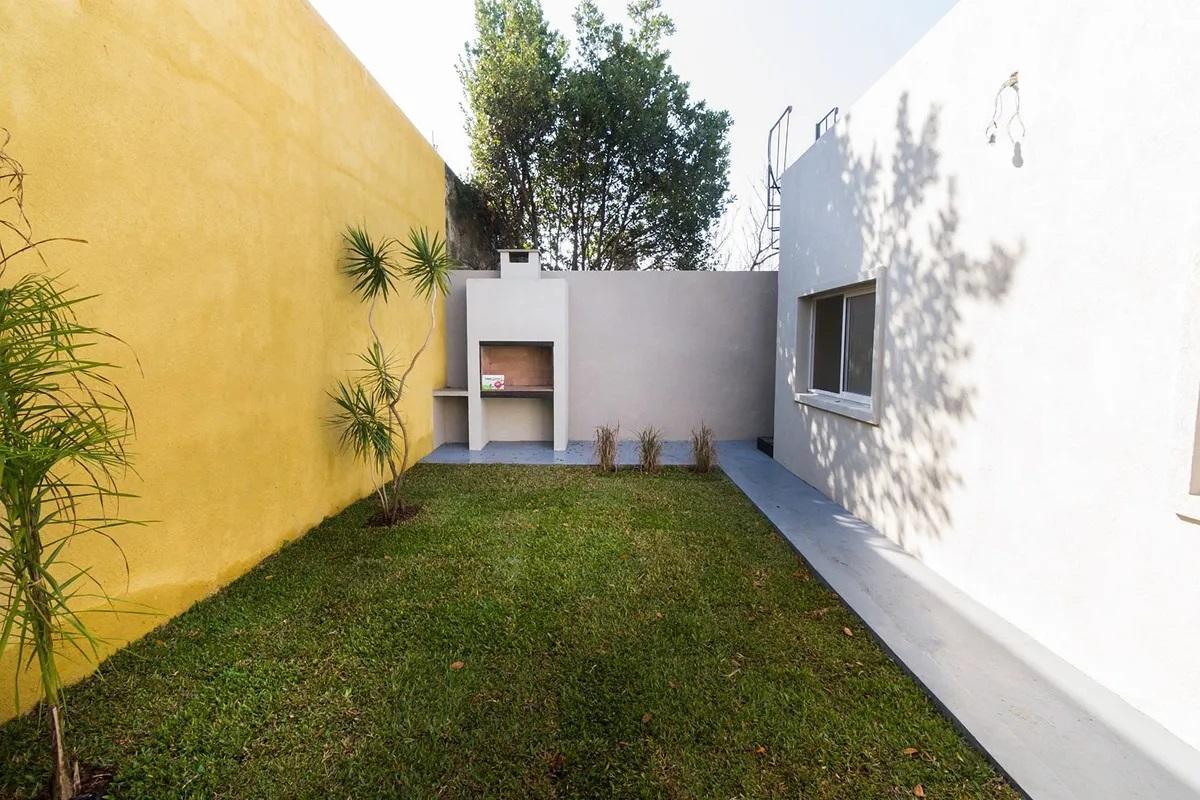Caseros 2729/ PH 3 Ambientes Pb/ Patio Parrilla/terraza/ 2 Baños/ 146 m² 3