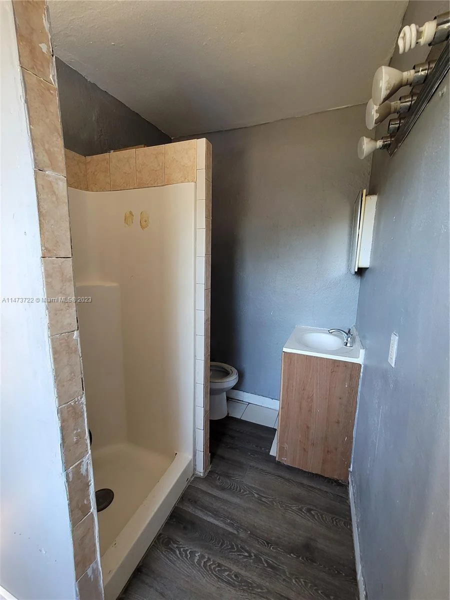 Hollywood / 8% Retorno / Multi - Family 3 Dtos Alquilados $4.900 / U$s 499.000 3