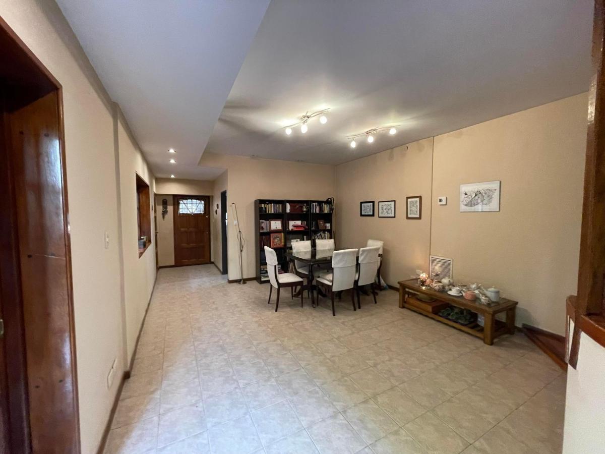 Casa Baldomero Fernandez 3100/ 2 Plantas/ 7 Ambientes/ Cochera, Jardín, Parrilla 3