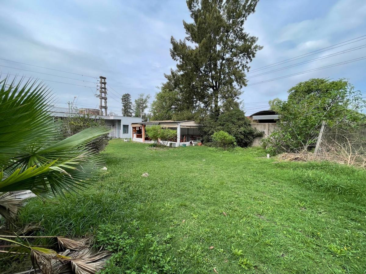 Casa Quinta Belgrano 2500 / Terreno de 1400 m² / Construidos 300 m², Pileta 4