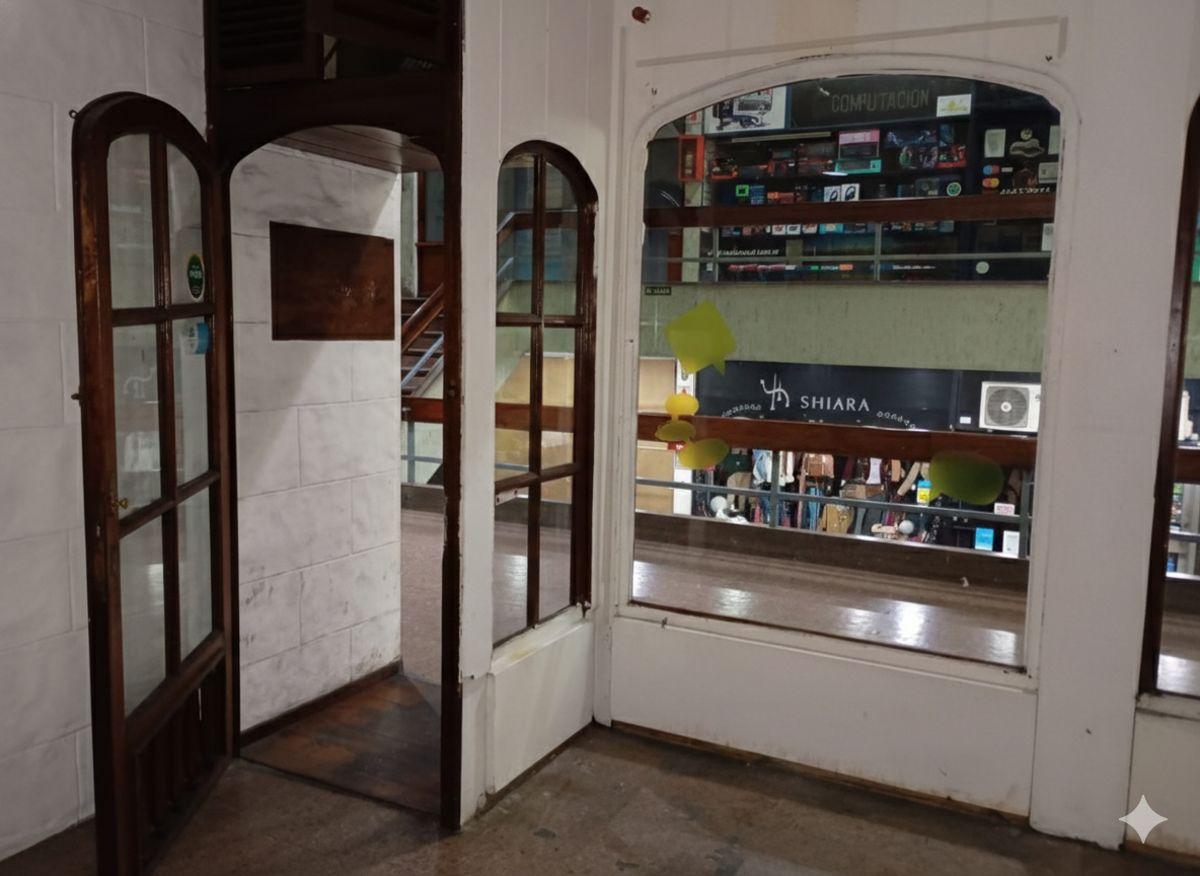 Foto de Ramon L Falcón 7000, CABA / Local venta en galería / 26M2 / u$s 30.000, imagen 2