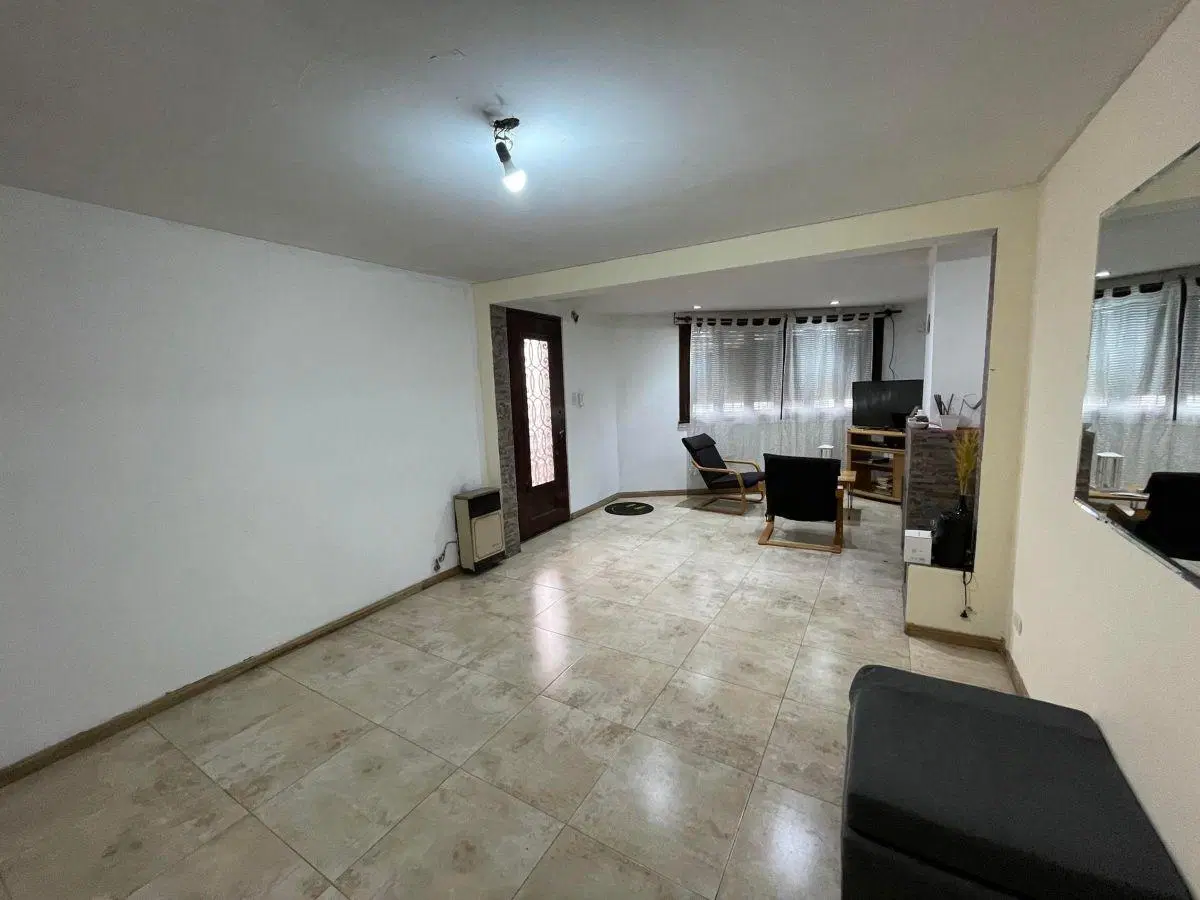 Av Rivadavia 21100, Castelar / Casa 3 amb lote propio en plana baja fondo terraza garage 2