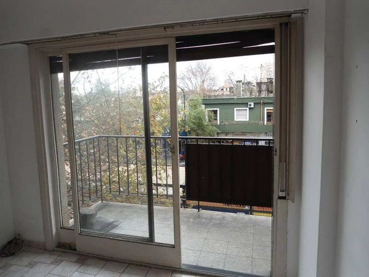Av. Juan B Justo 7134 / Alquiler departamento 1 ambiente / Balcón a la calle / $ 500.000 2