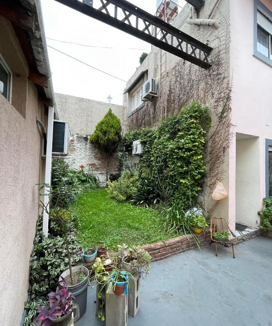 PH 2 PLANTAS Ercilla 6000, Parque Avellaneda, CABA 4 ambientes 250 m2 3 baños patio u$s 160.000 1