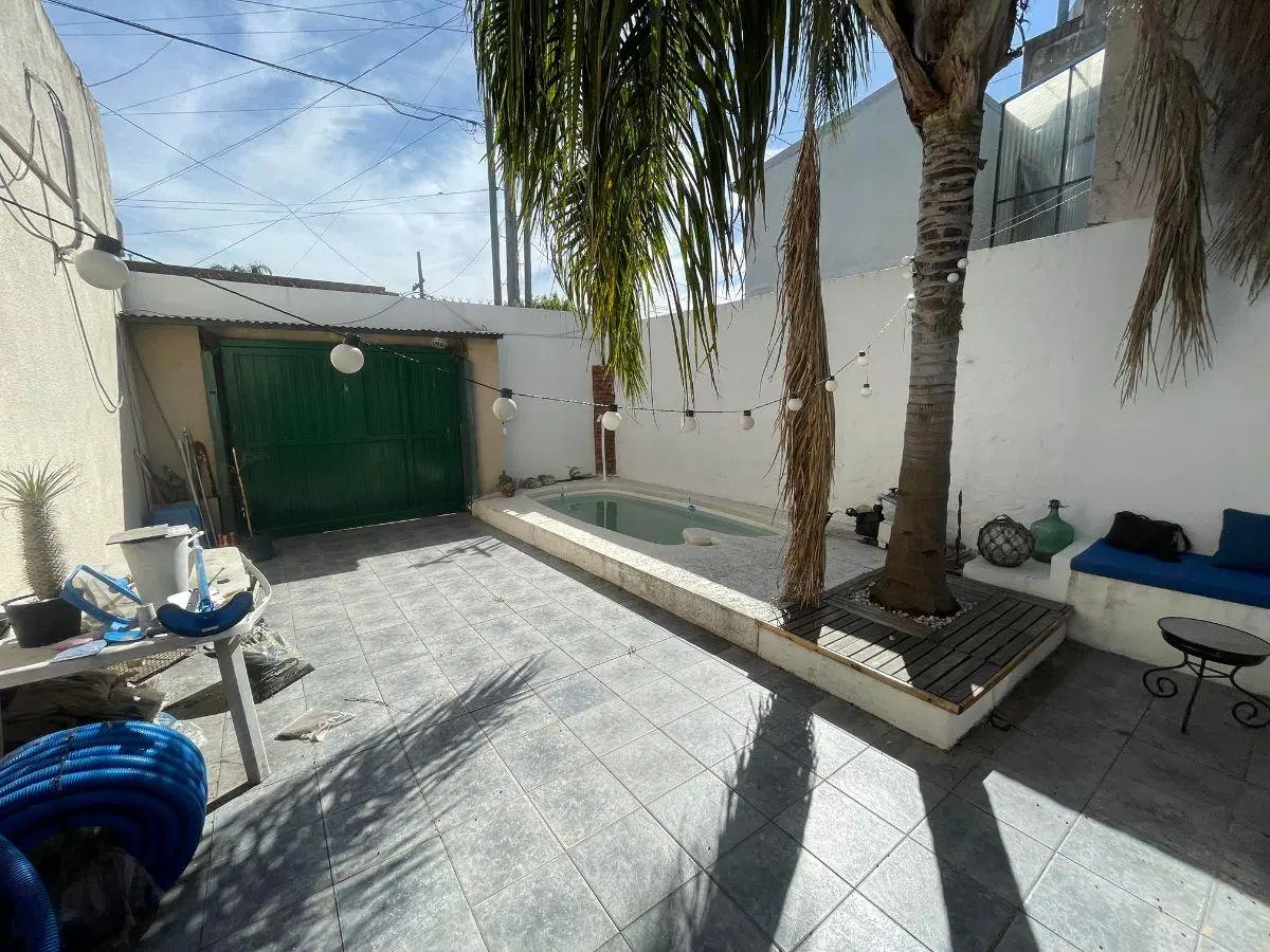 Pringles 1700, Ramos Mejía/ Alquiler casa 3 ambientes patio/ terraza/ pileta / $1.400.000 por mes 1