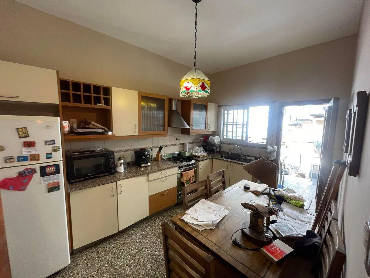 Pringles 1700, Ramos Mejía/ Alquiler casa 3 ambientes patio/ terraza/ pileta / $1.400.000 por mes 2