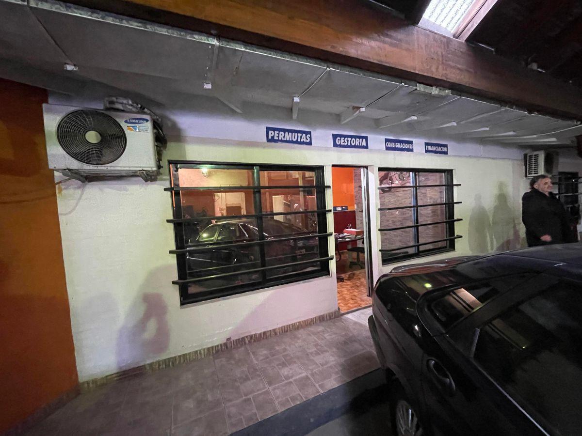 Foto de Perito Moreno 3300, CABA / Local 300m2 / oficinas baños / u$s 300.000, imagen 2