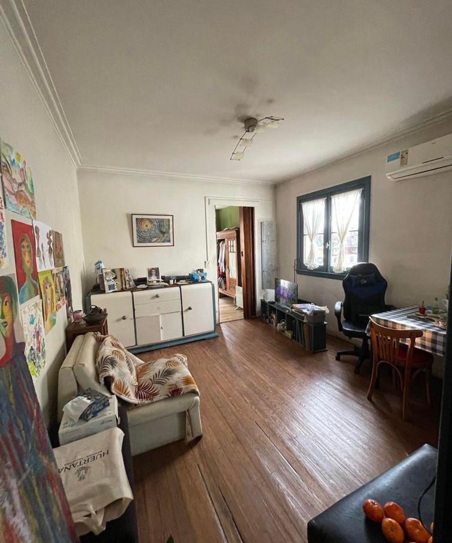 Foto de Combate Los Pozos 1570, San Cristobal CABA, PH 2 ambientes patio 60 m2, imagen 1