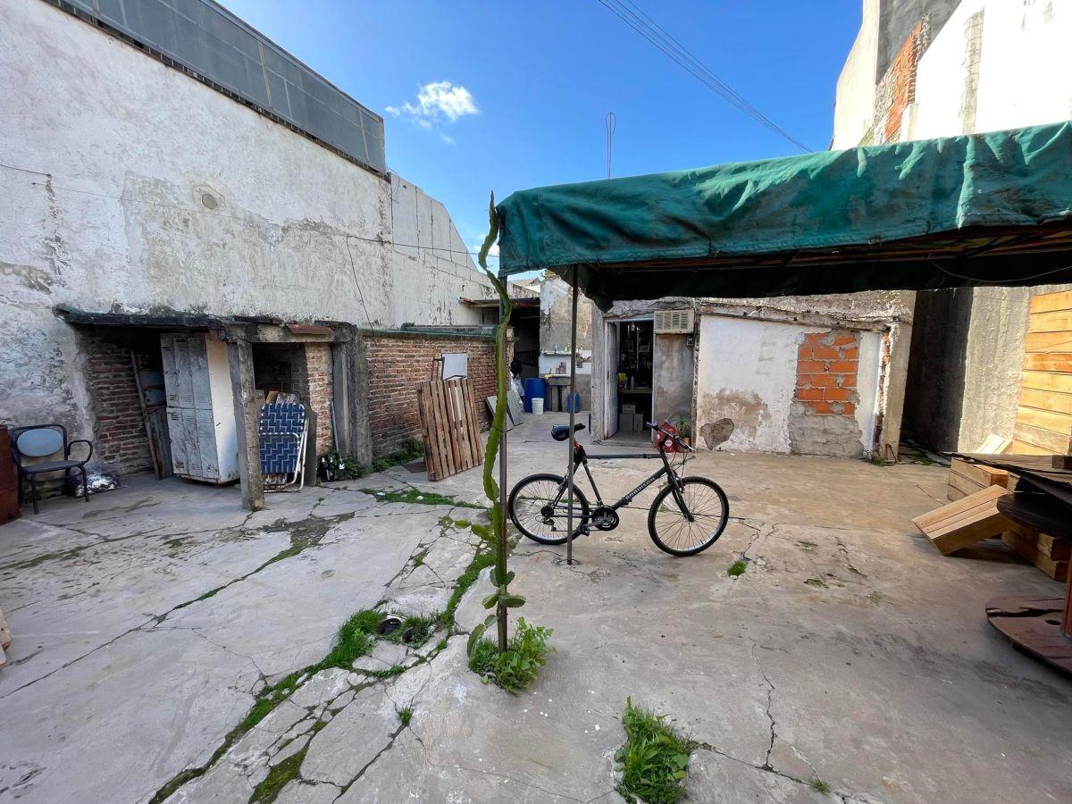 Foto de Casa Galpon Lomas del Mirador / Lote propio / 200m2 / Pozos 1000 /, imagen 3