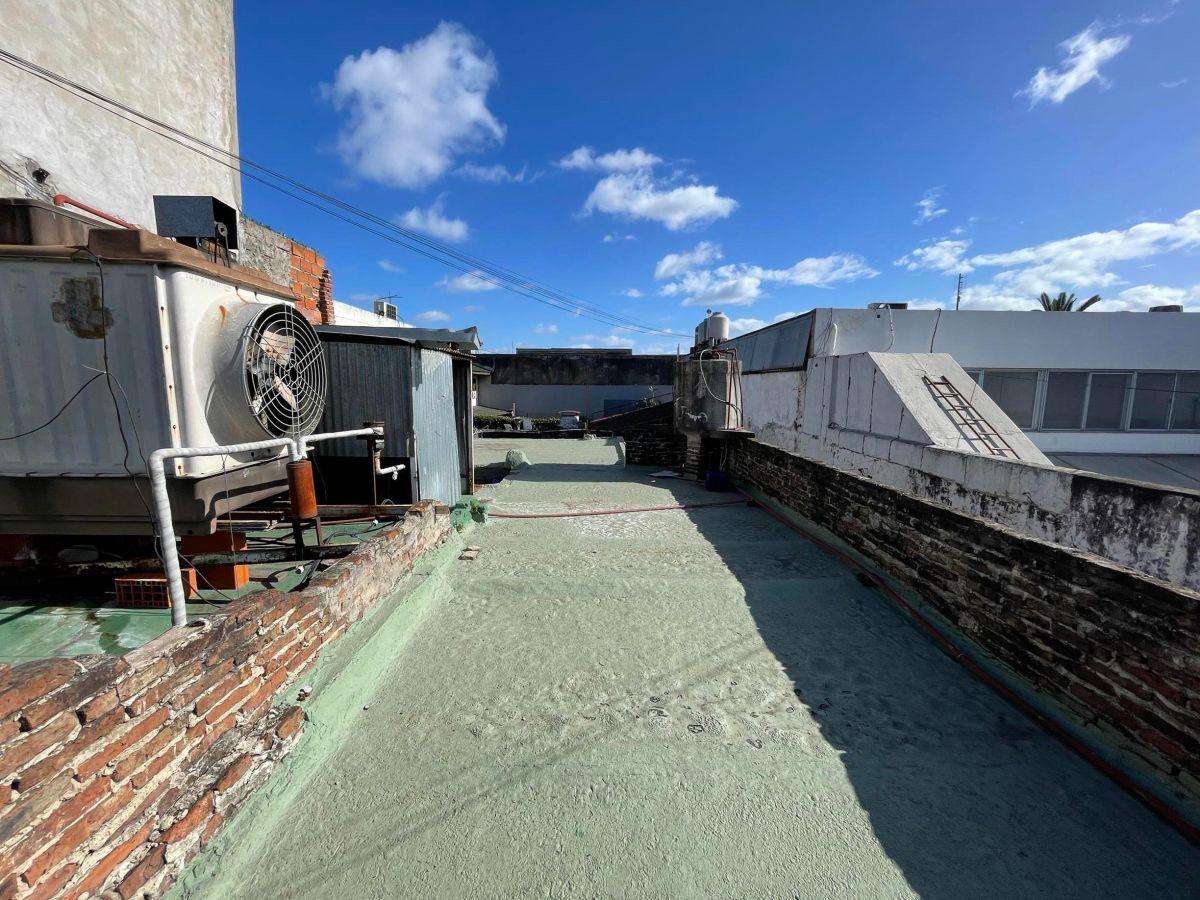 Foto de Casa Galpon Lomas del Mirador / Lote propio / 200m2 / Pozos 1000 /, imagen 1