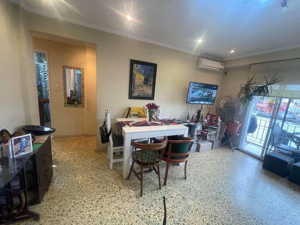 Foto de PH 3 Ambintes Rosalia De Castro 4600, Floresta, CABA 60 m2 balcon u$s, imagen 3
