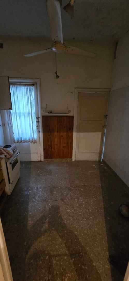 Foto de ¡RETASADA! CASA 3 AMBIENTES EN LOTE PROPIO A REFACCIONAR., imagen 2