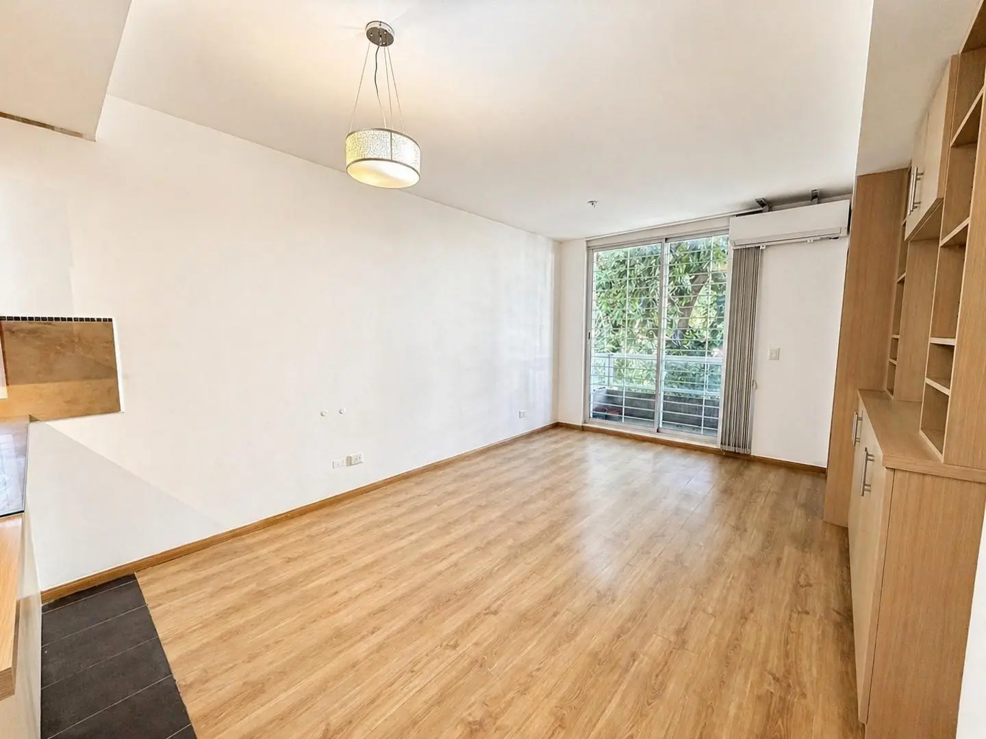 Departamento monoambiente con balcón 3