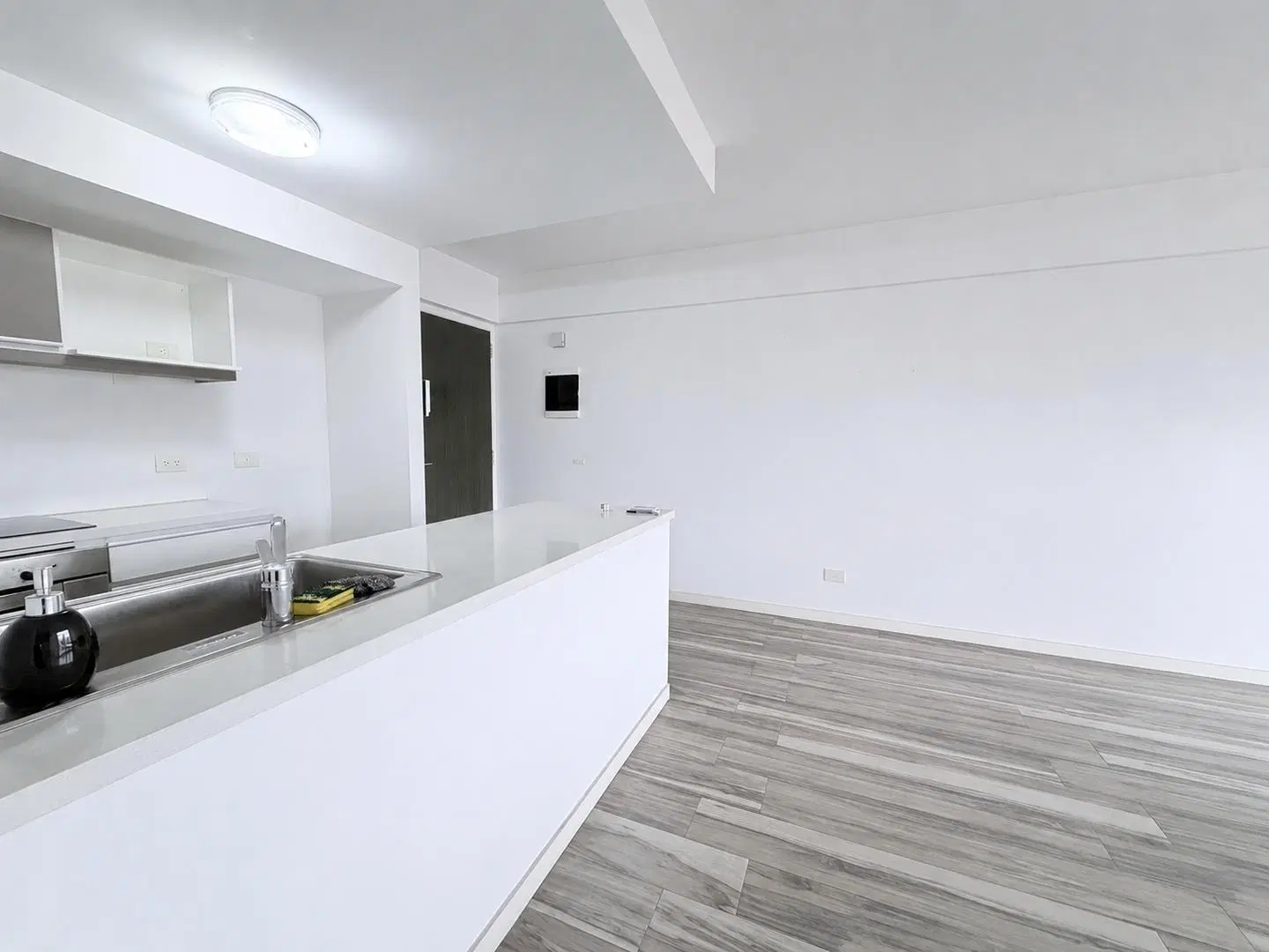 Departamento de 2 ambientes con balcón aterrazado y cochera 2