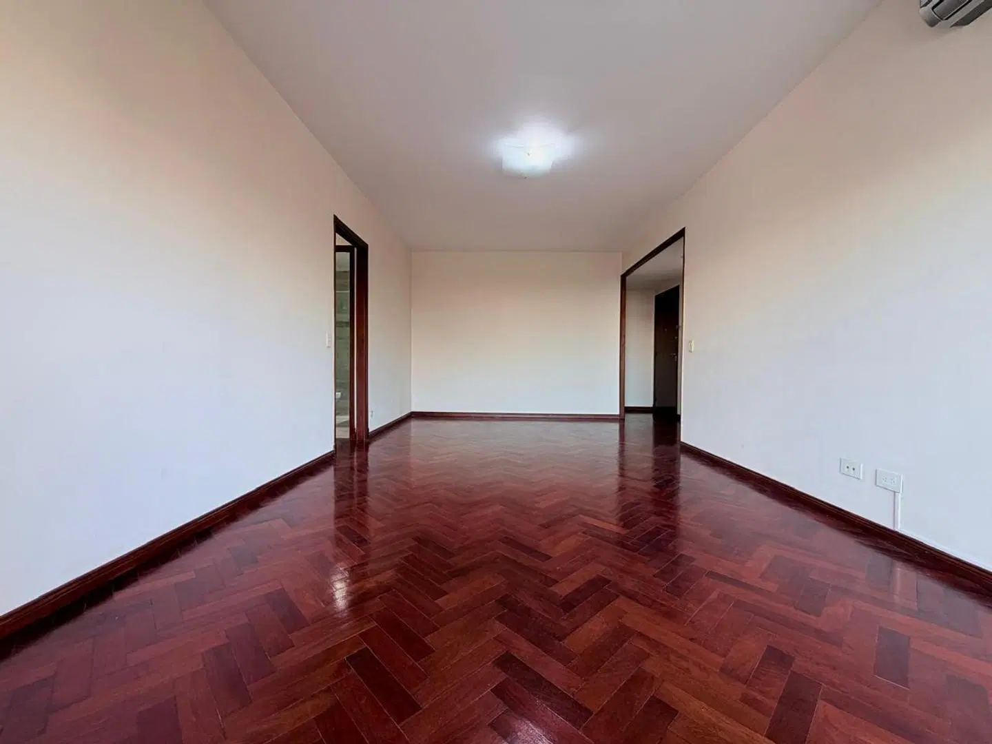 Departamento 4 ambientes con balcon y cochera 4