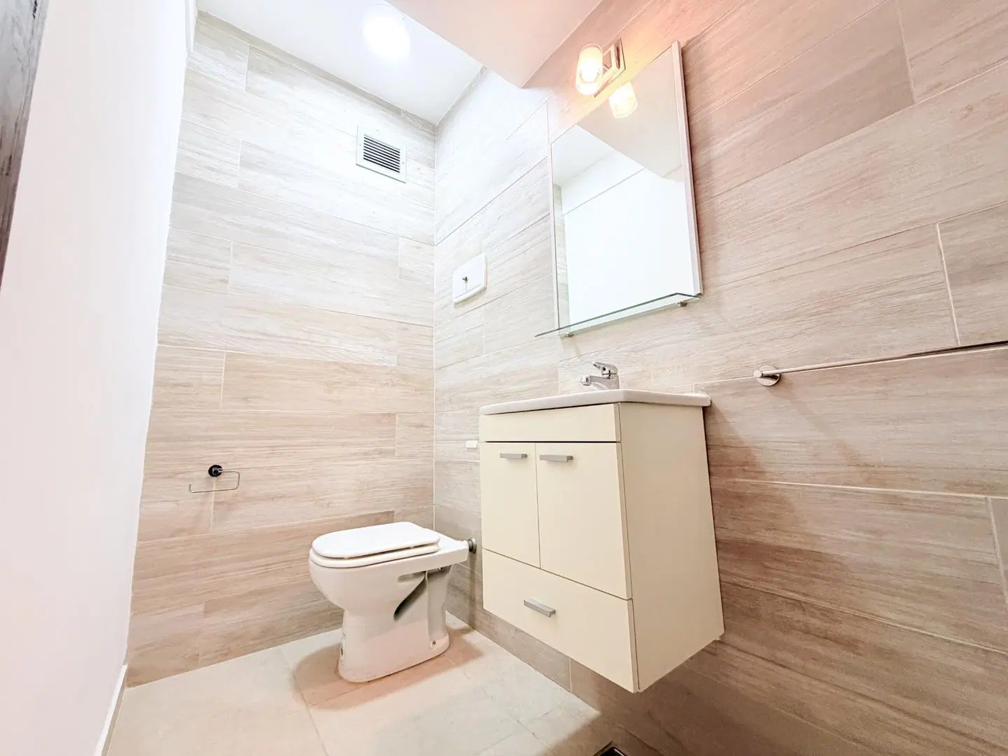 Departamento 4 ambientes con balcon y cochera 5