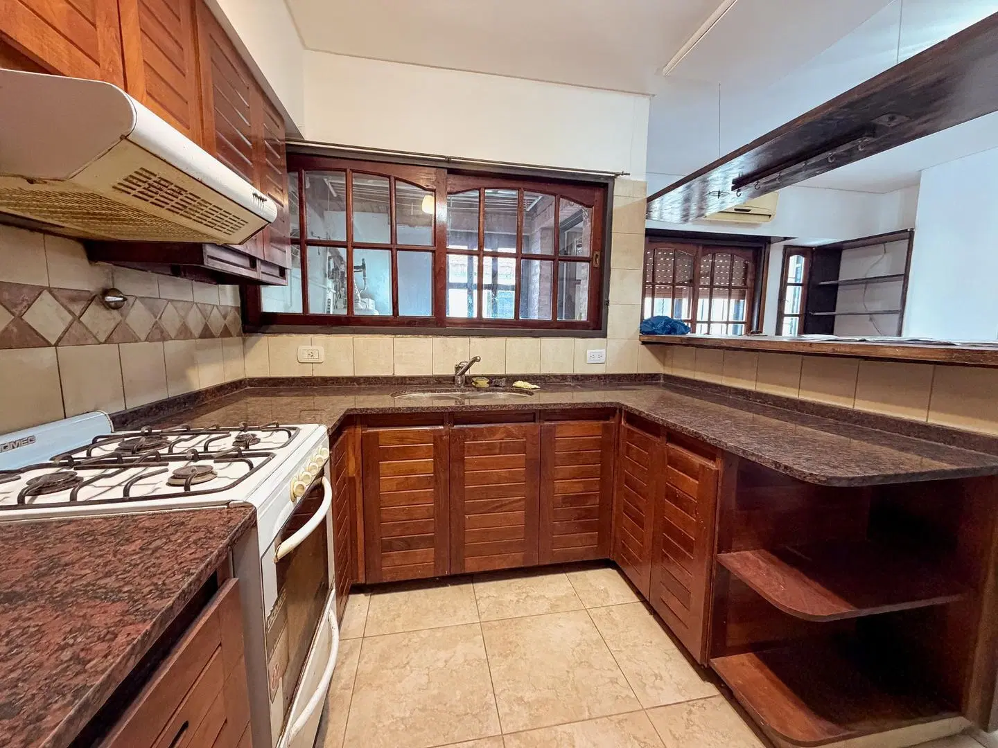 CASA 5 AMBIENTES PARA USO PROFESIONAL Y/O COMERCIAL 5