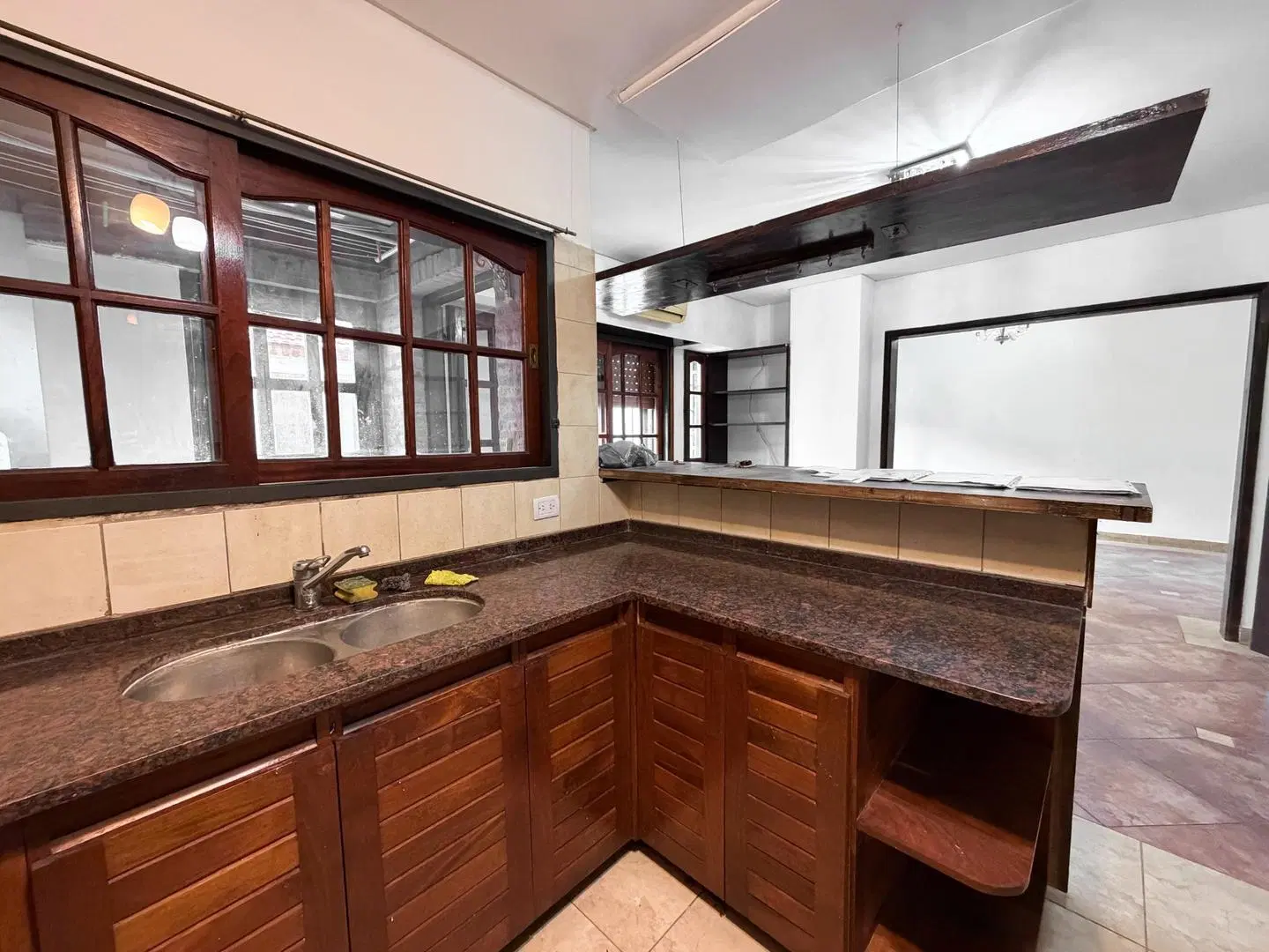 CASA 5 AMBIENTES - USO PROFESIONAL Y/O COMERCIAL 3