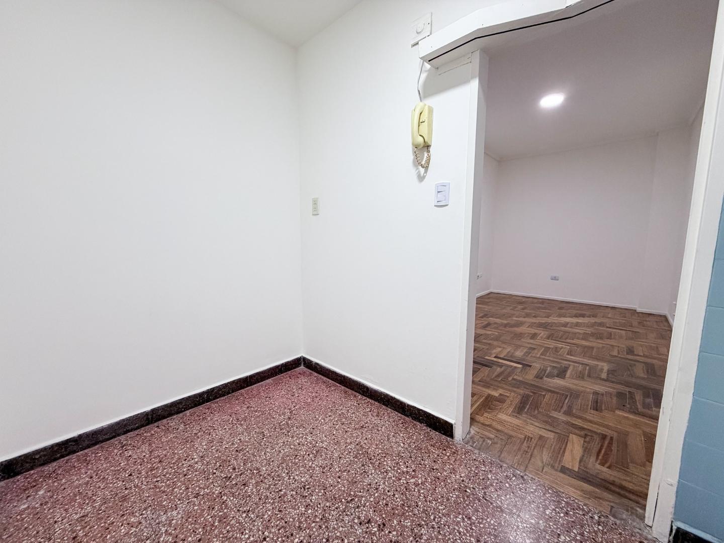 Foto de Departamento de 2 ambientes con patio, imagen 5