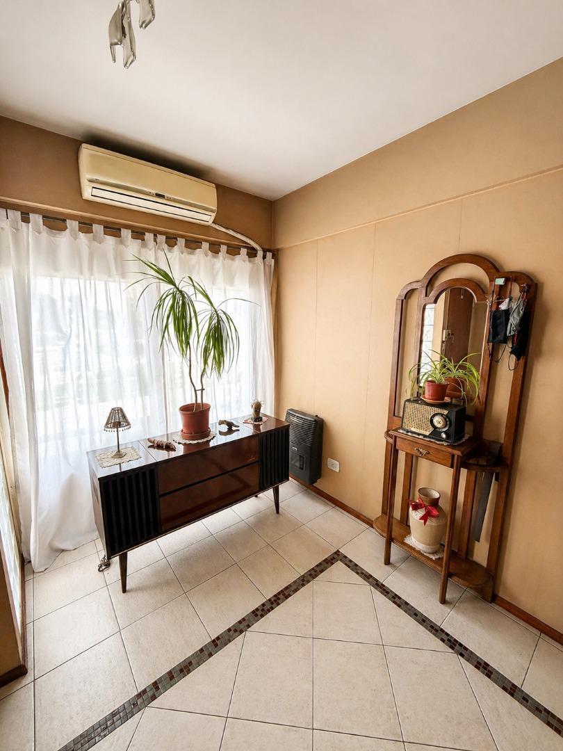 Foto de TRIPLEX EN COGHLAN CON PATIO, TERRAZA Y COCHERA CUBIERTA, imagen 5