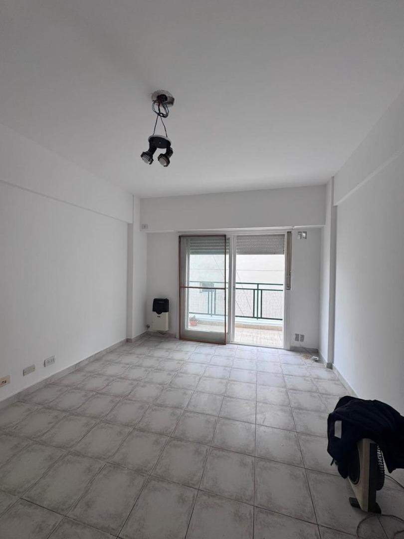 Foto de MONOAMBIENTE CON BALCÓN – A PROFESIONAL – BARRIO NORTE, imagen 2