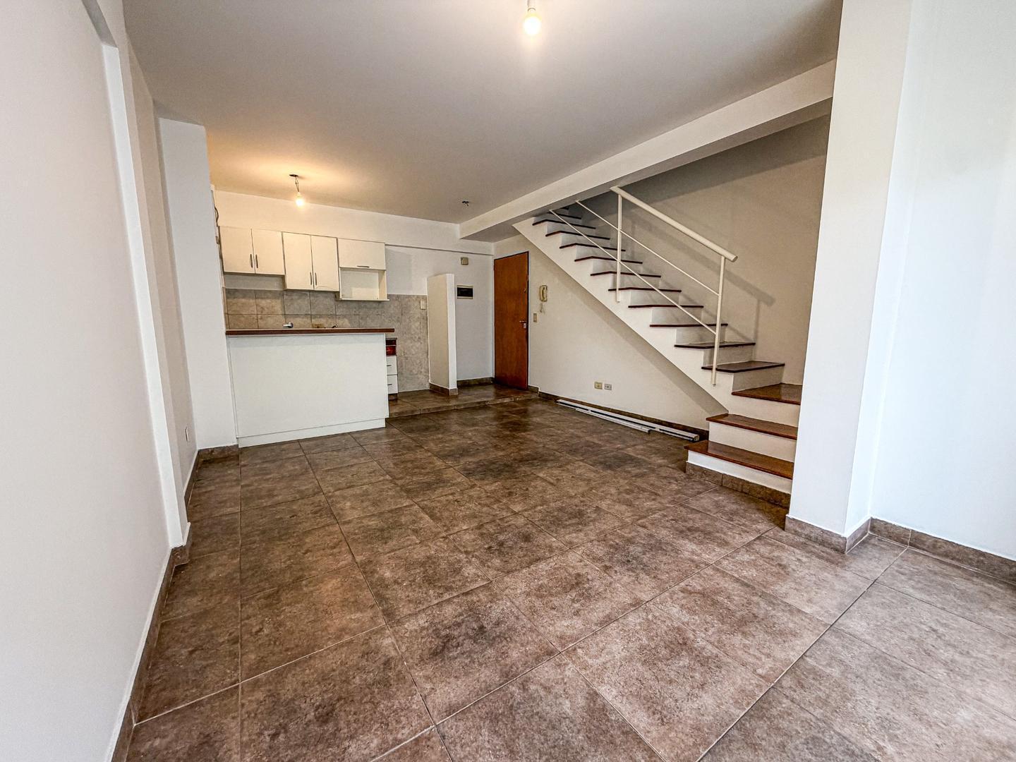 Foto de DEPARTAMENTO EN DUPLEX DE 2 AMBIENTES, imagen 1