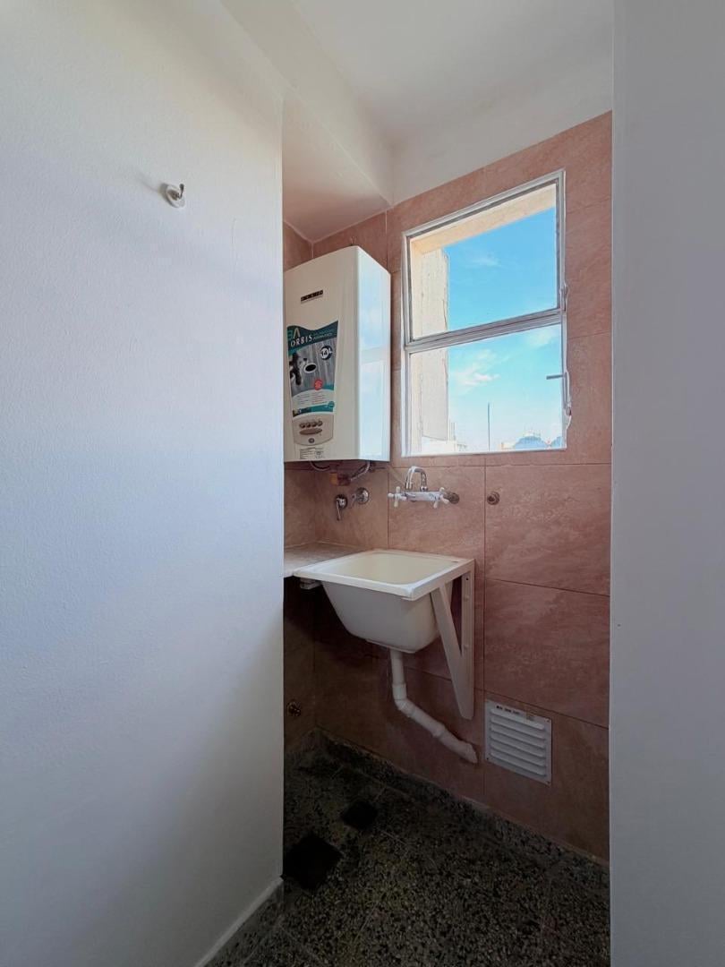 Foto de Departamento 4 ambientes con balcon y cochera, imagen 5