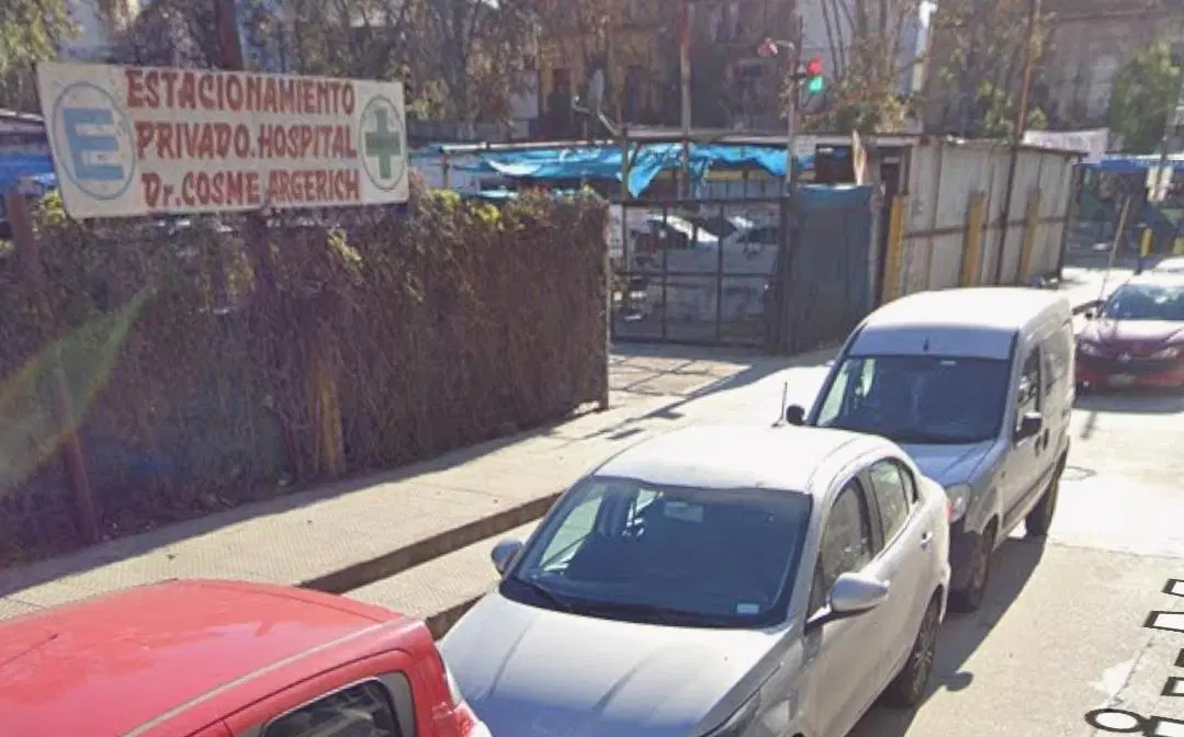 Cochera en Venta Zona Parque Lezama 2