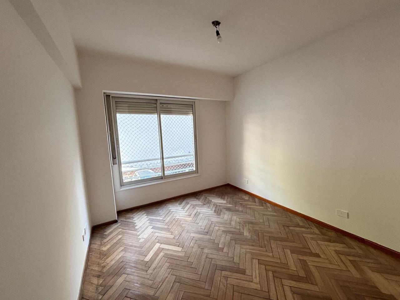 Foto de BOULEVAR CERVIÑO Y LAFINUR - PALERMO. 2 AMBIENTES CON BALCÓN., imagen 3