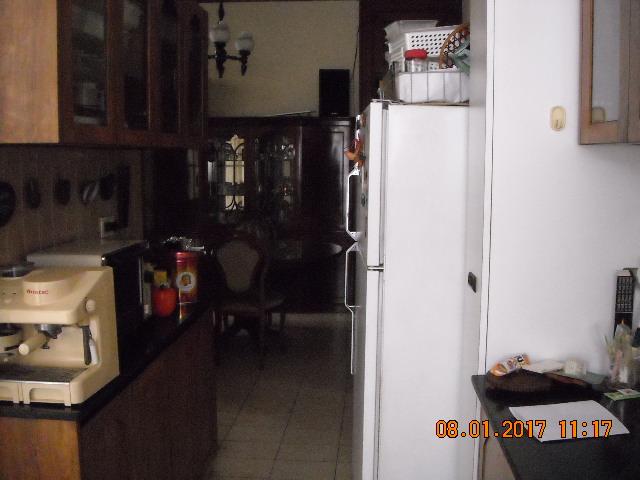 CASA PARA 2 FAMILIAS - USO COMERCIAL