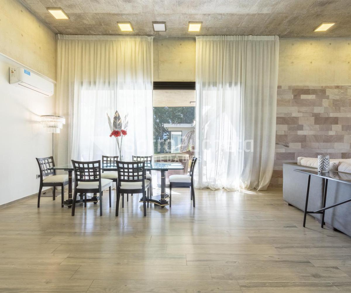 Venta Casa Minimalista de 7 amb en Country San Diego Club de Campo.