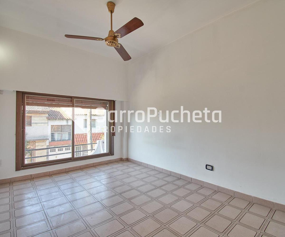 Venta Triplex 4 Ambientes con Gran Quincho y Terraza en Haedo. 1