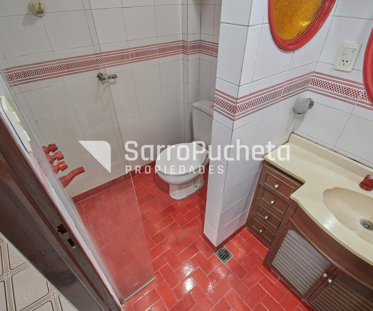 Venta Triplex 4 Ambientes con Gran Quincho y Terraza en Haedo. 2
