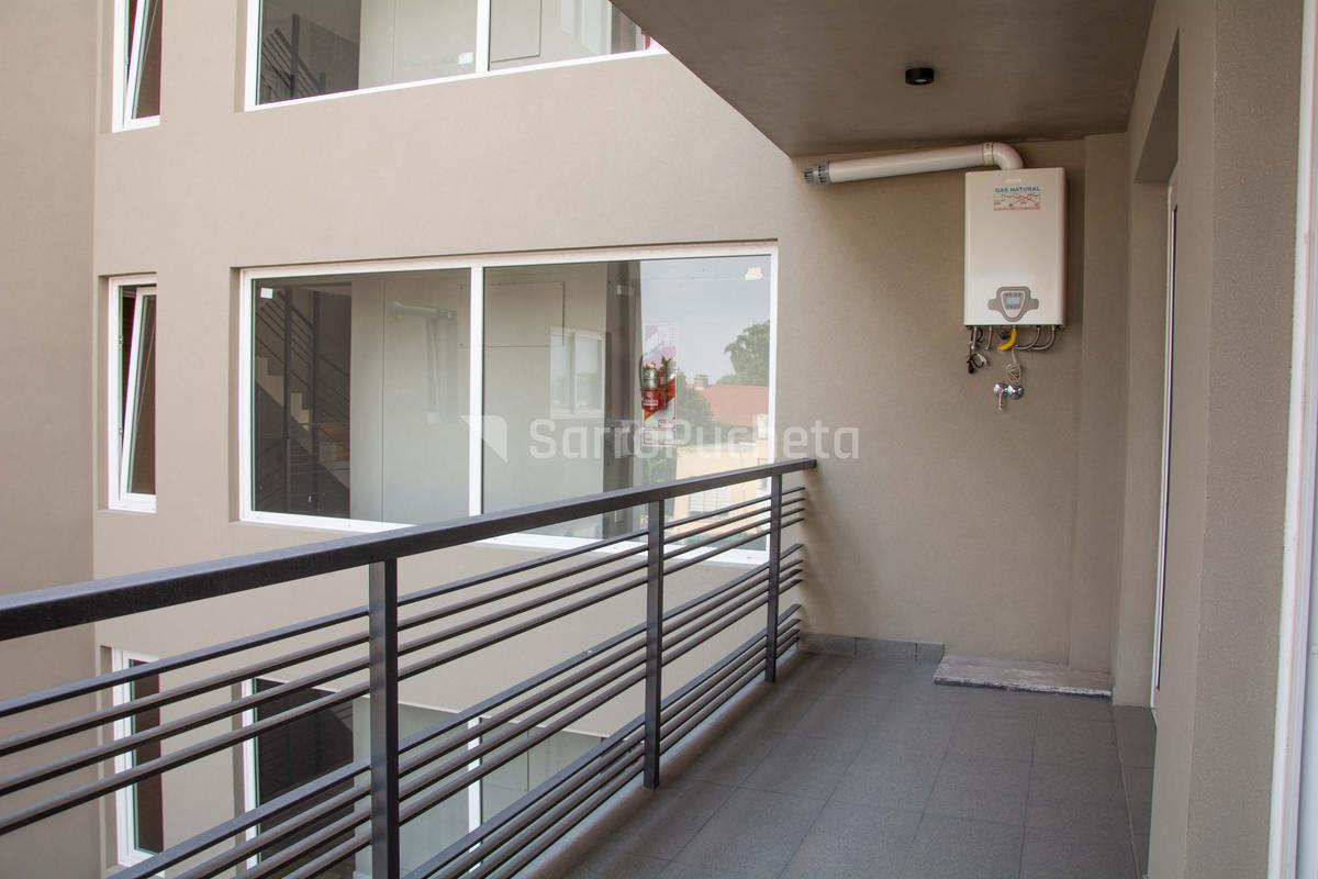 Venta departamento 2 ambientes con cochera en Haedo Sur (4°C).