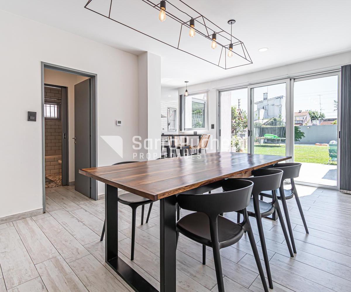 Venta Casa 5 Ambientes con Piscina y Cochera en Haedo. 5