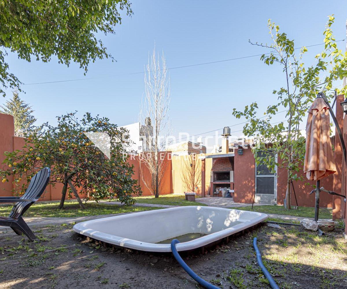 Venta casa 3 ambientes en Villa Luzuriaga.