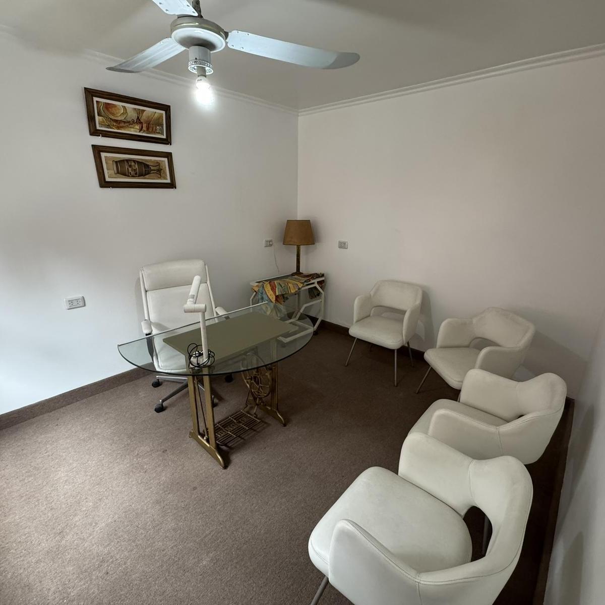 Foto de Venta Casa 4 ambientes con Amplio Lote en Moron, imagen 5