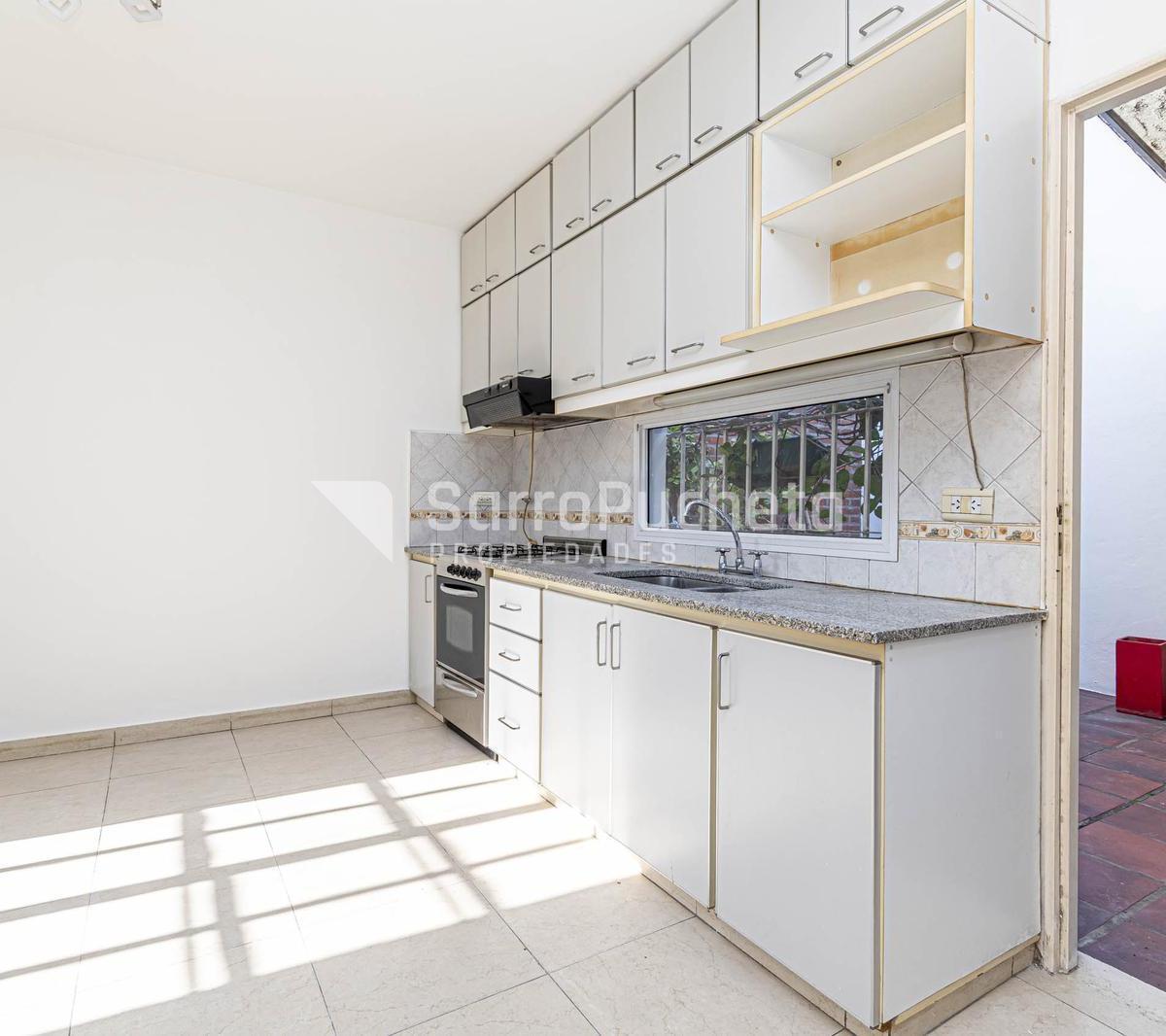 Venta Dúplex 3 ambientes con patio y cochera en Haedo.