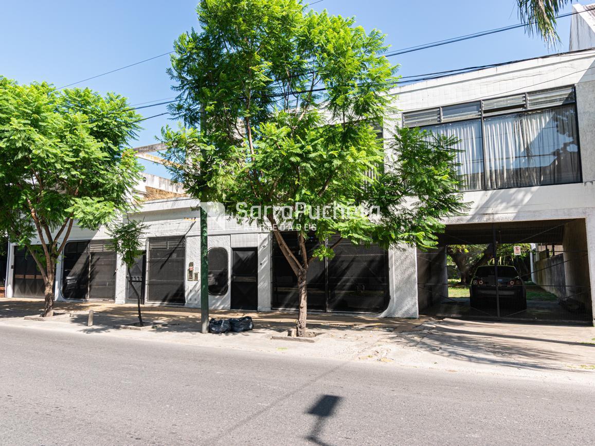 Venta casa con gran lote y local comercial a metros de Av. Santa Rosa, Ituzaingó