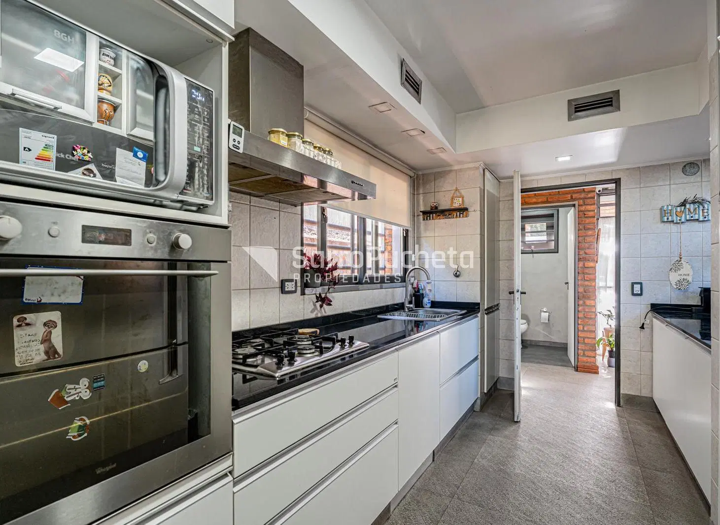 Venta casa 6 ambientes con parque y piscina en Haedo Sur 4