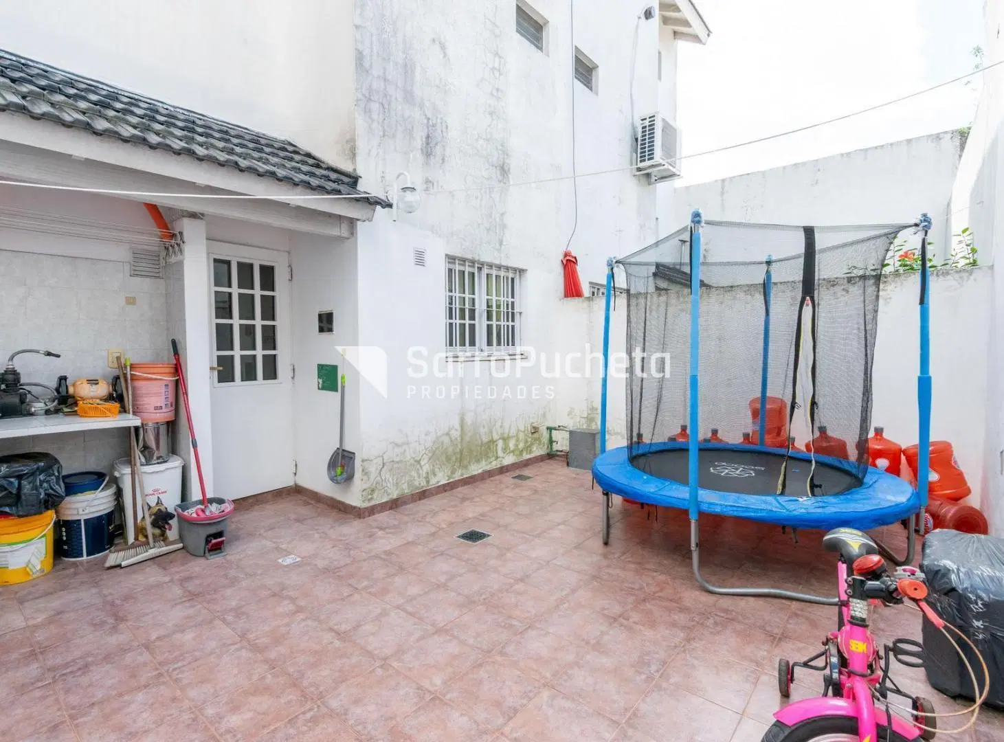 Venta Triplex con cochera, patio con parrilla y playroom en Haedo Norte. 5