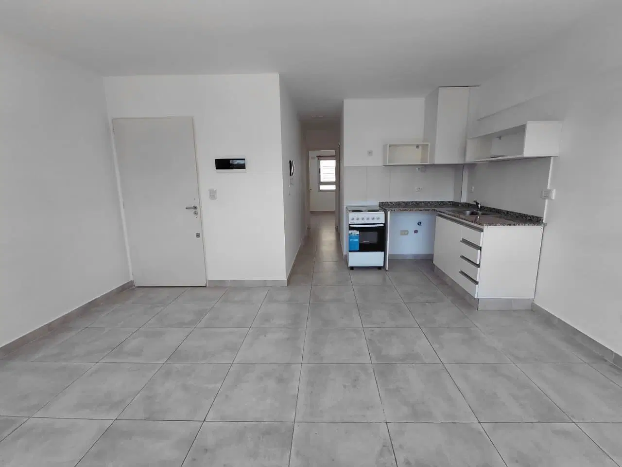 Alquiler departamento 2 ambientes con balcón en Morón. 4
