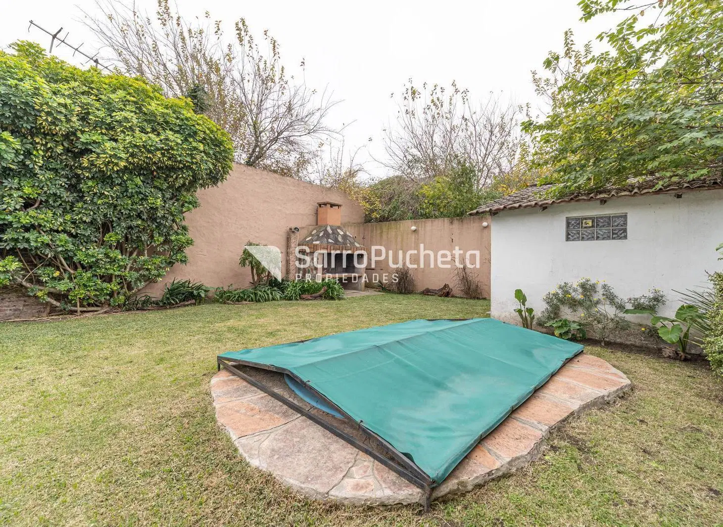 Venta casa 3 ambientes con parque y piscina en Ituzaingó. 5