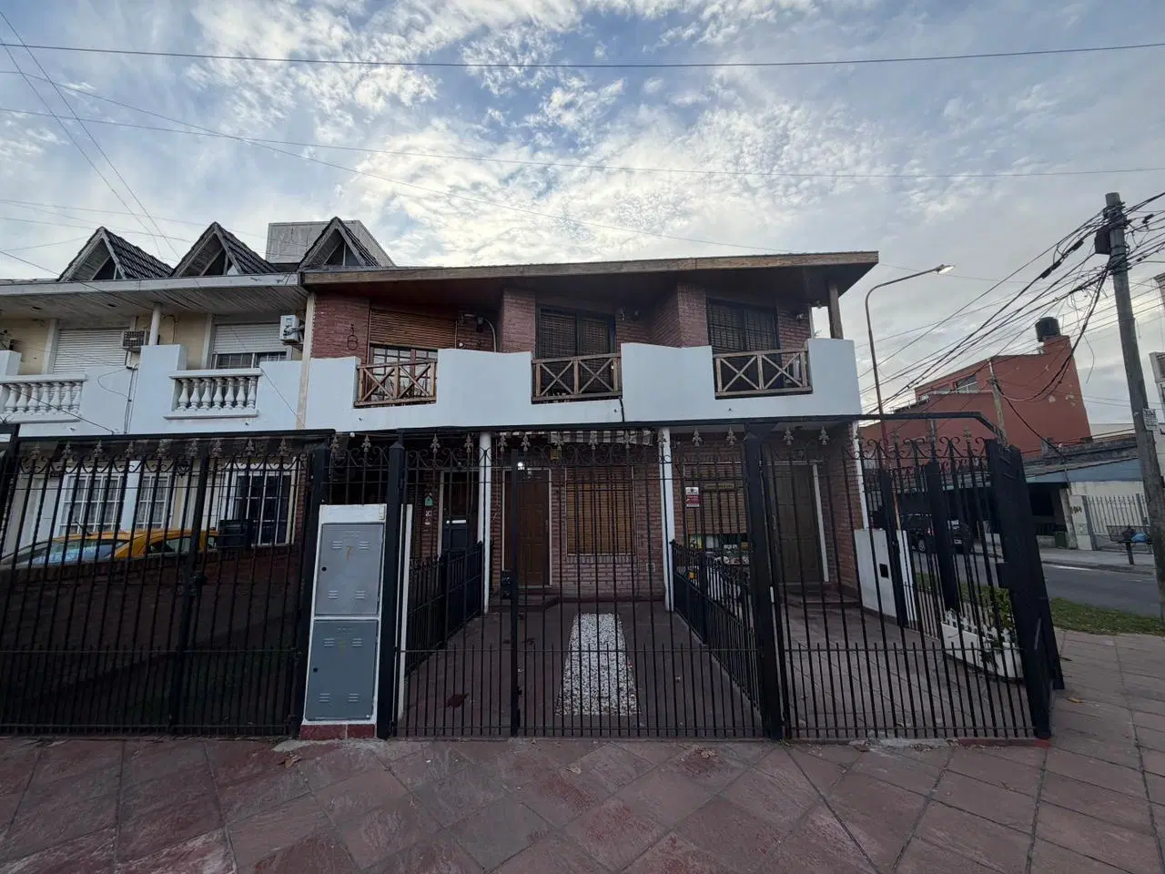 Alquiler triplex 4 ambientes con cochera, jardín y terraza en Ramos Mejía Sur. 3