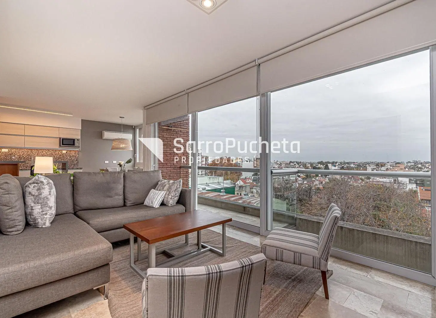 Venta departamento 3 ambientes de categoría al frente con balcón y doble cochera en Ramos Mejia. 2